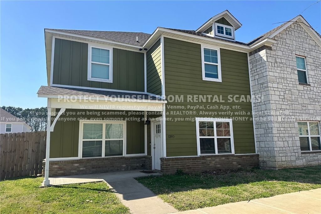 1285 N Corsica Drive, Fayetteville, AR 72704