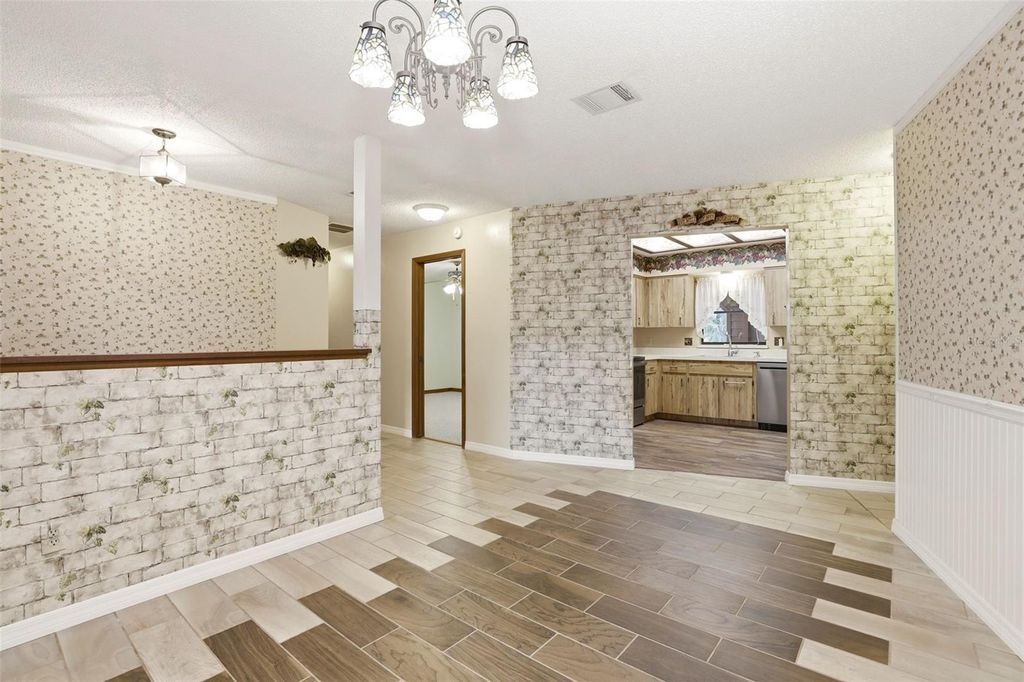 Image 11 of property listing at 3286 LAKE TWYLO ROAD, Orlando, FL 32817
