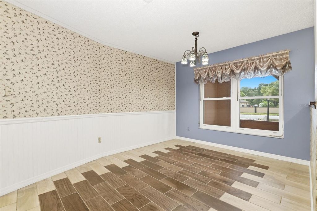 Image 10 of property listing at 3286 LAKE TWYLO ROAD, Orlando, FL 32817