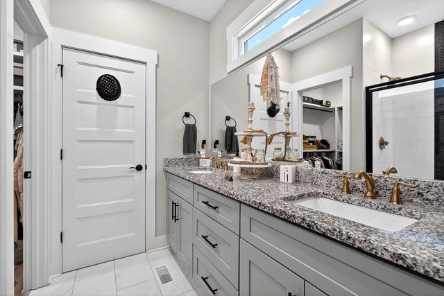 155 Lakewood Cir, Smithville, TN 37166