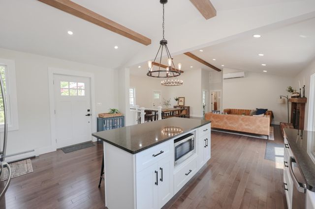 16 Silver Lake Road, Hollis, NH 03049