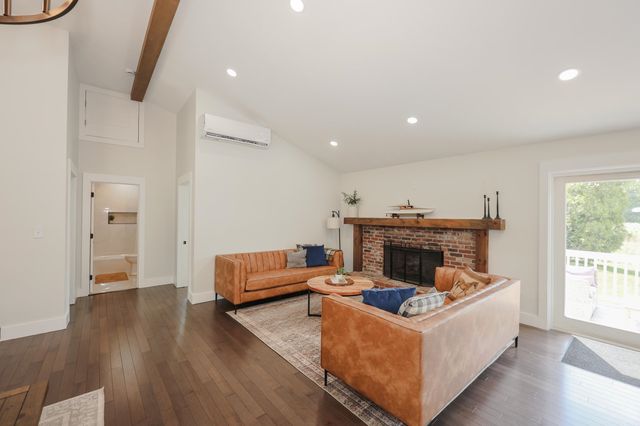 16 Silver Lake Road, Hollis, NH 03049
