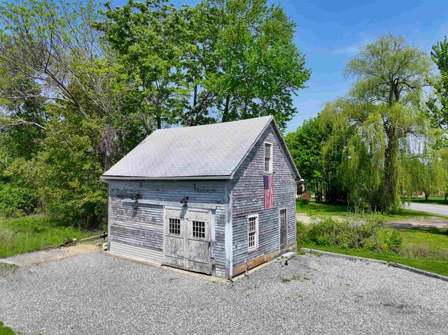 16 Silver Lake Road, Hollis, NH 03049
