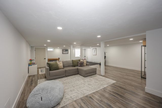 16 Silver Lake Road, Hollis, NH 03049