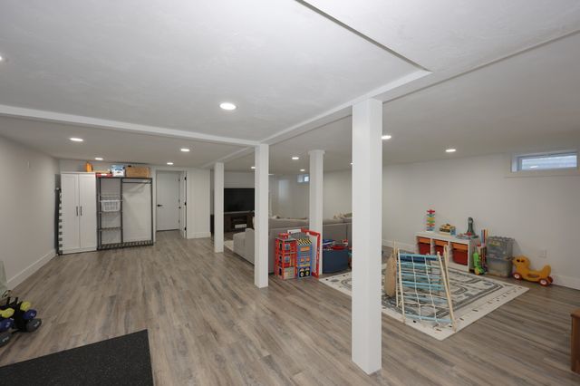 16 Silver Lake Road, Hollis, NH 03049