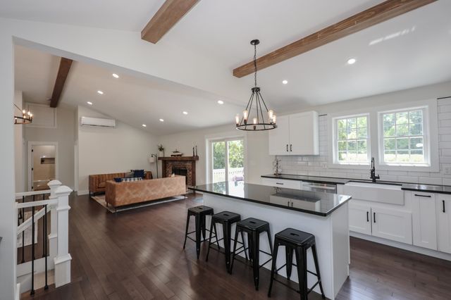 16 Silver Lake Road, Hollis, NH 03049