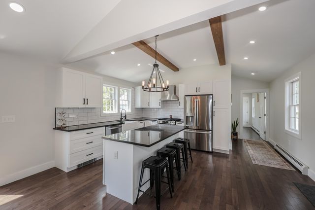 16 Silver Lake Road, Hollis, NH 03049