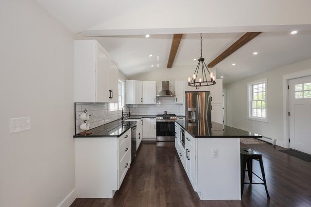 16 Silver Lake Road, Hollis, NH 03049