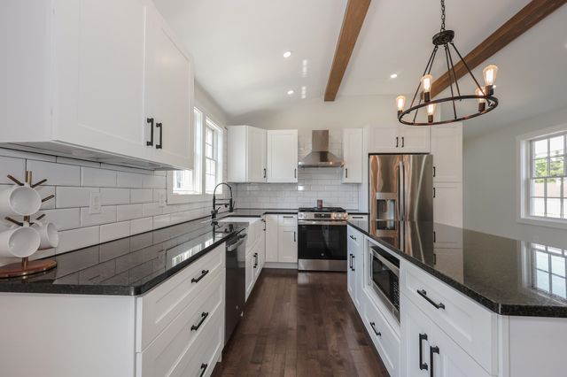 16 Silver Lake Road, Hollis, NH 03049