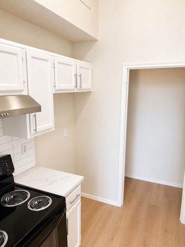 4952 Berridge Lane, Dallas, TX 75227