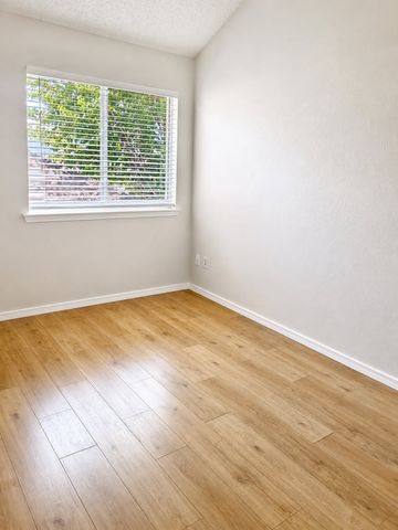 4952 Berridge Lane, Dallas, TX 75227