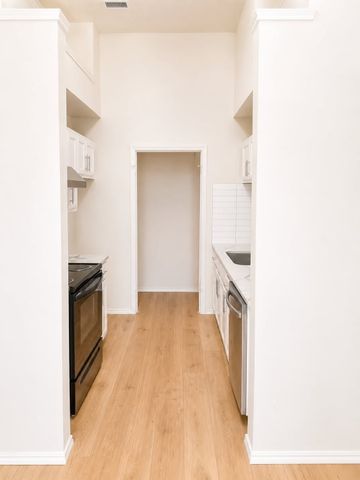 4952 Berridge Lane, Dallas, TX 75227