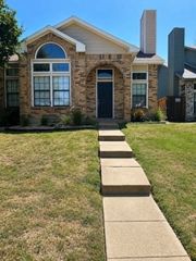 4952 Berridge Lane, Dallas, TX 75227