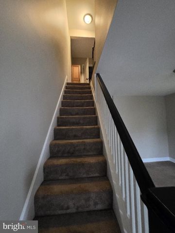 617 MONROE ST, Harrisburg, PA 17113