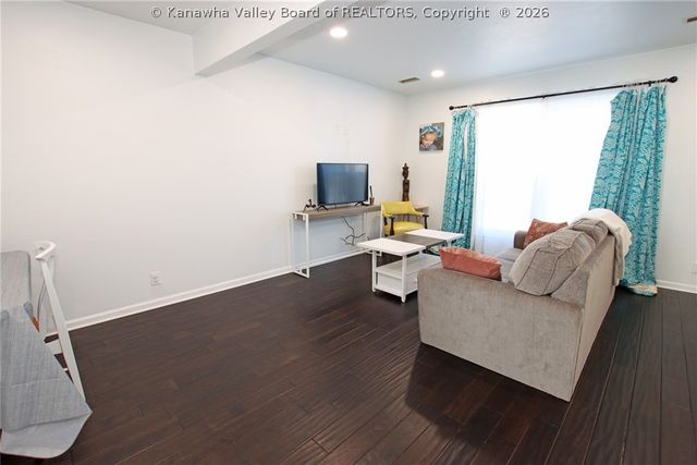 715 Woodland Drive, Nitro, WV 25143