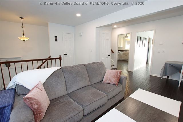 715 Woodland Drive, Nitro, WV 25143