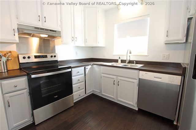 715 Woodland Drive, Nitro, WV 25143