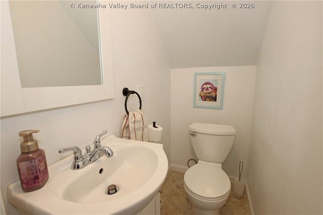 715 Woodland Drive, Nitro, WV 25143