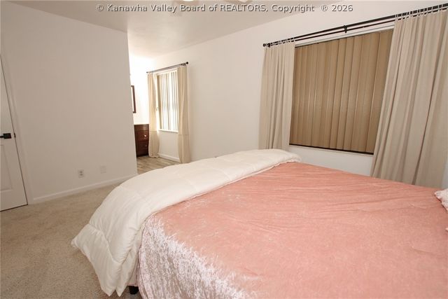 715 Woodland Drive, Nitro, WV 25143