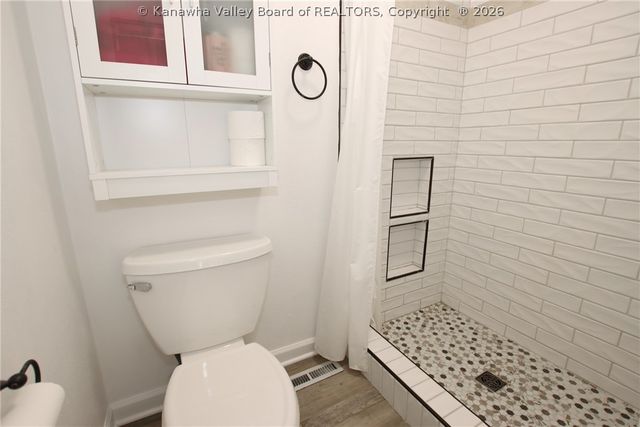 715 Woodland Drive, Nitro, WV 25143