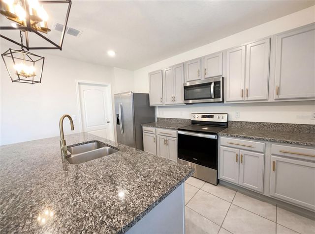 11327 AMBER RIDGE DRIVE, Zellwood, FL 32798