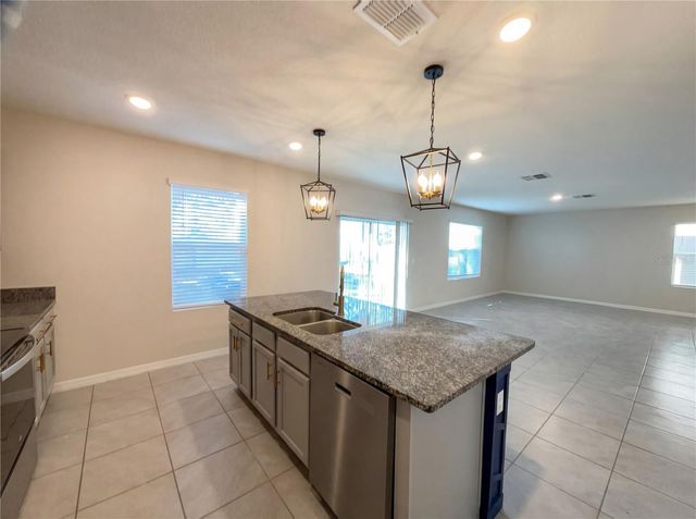 11327 AMBER RIDGE DRIVE, Zellwood, FL 32798