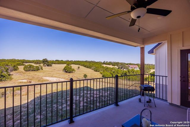 135 Lone Oak, Kerrville, TX 78028