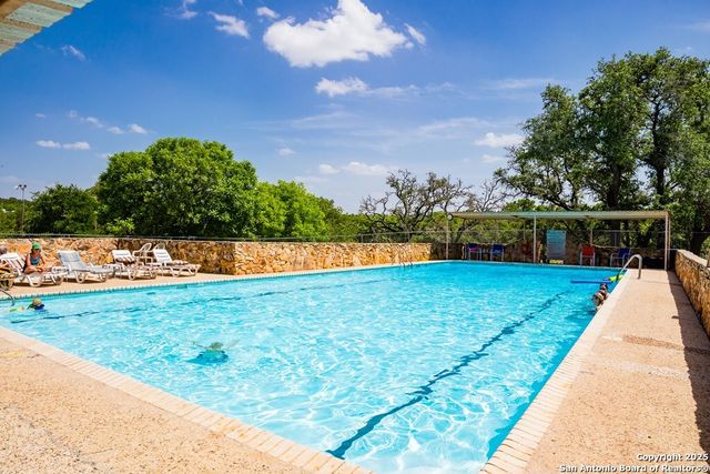 135 Lone Oak, Kerrville, TX 78028