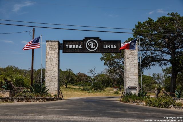 135 Lone Oak, Kerrville, TX 78028