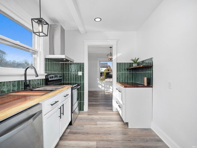 309 N Seminole Circle, Fort Wayne, IN 46807