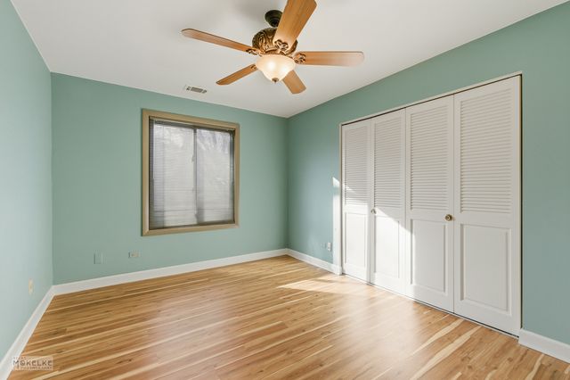 7502 Farmingdale Drive 206, Darien, IL 60561