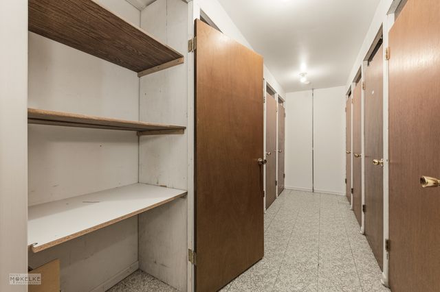 7502 Farmingdale Drive 206, Darien, IL 60561