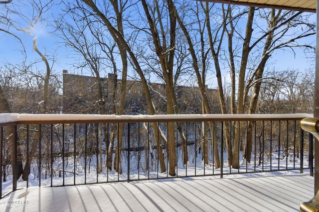 7502 Farmingdale Drive 206, Darien, IL 60561