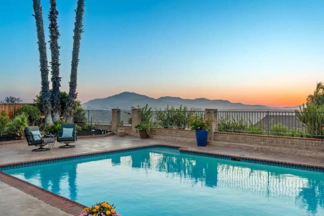 1724 Hacienda Place, El Cajon, CA 92020
