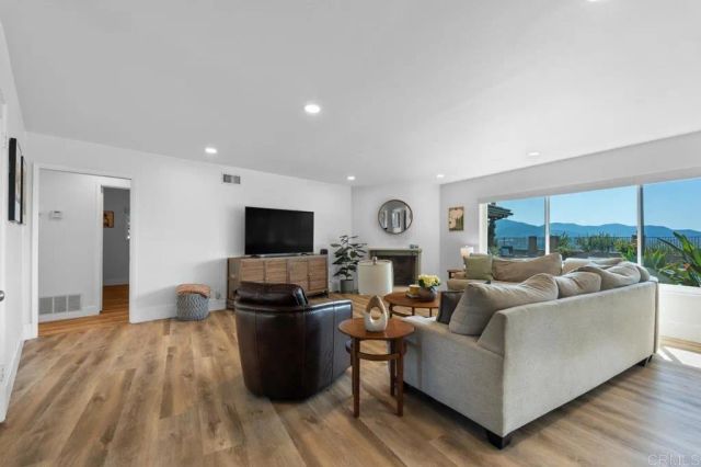 1724 Hacienda Place, El Cajon, CA 92020