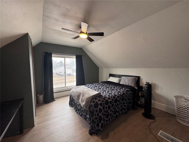 179 15th Avenue SW, Cedar Rapids, IA 52404