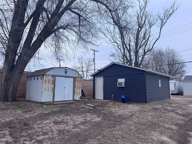 179 15th Avenue SW, Cedar Rapids, IA 52404