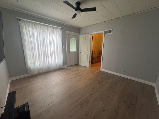 179 15th Avenue SW, Cedar Rapids, IA 52404