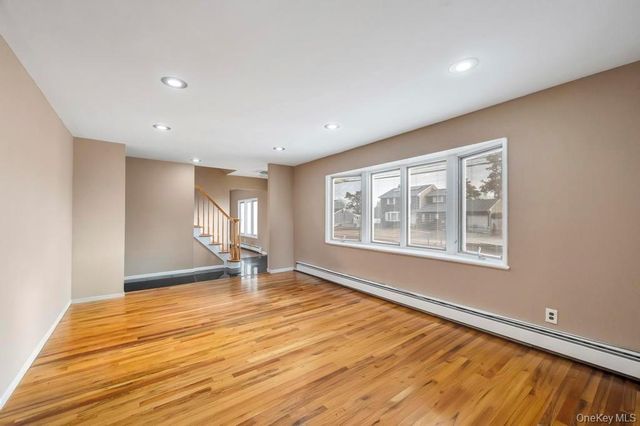 7 Carto Circle, Deer Park, NY 11729