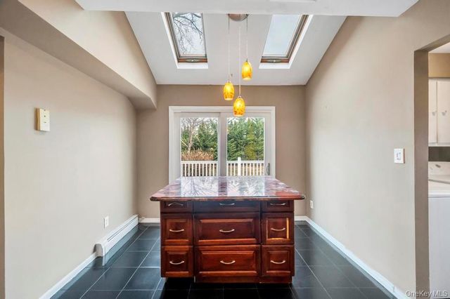 7 Carto Circle, Deer Park, NY 11729