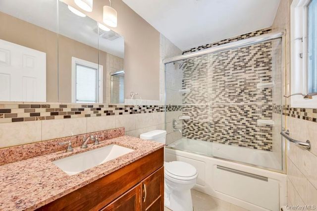 7 Carto Circle, Deer Park, NY 11729