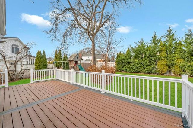 7 Carto Circle, Deer Park, NY 11729