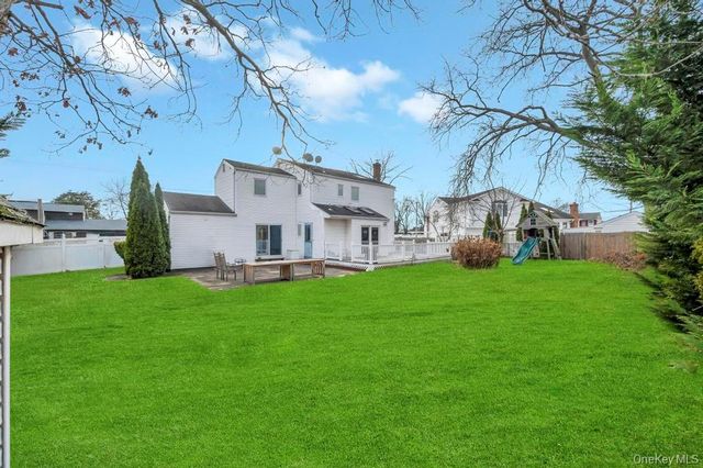 7 Carto Circle, Deer Park, NY 11729