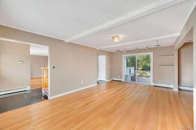 7 Carto Circle, Deer Park, NY 11729