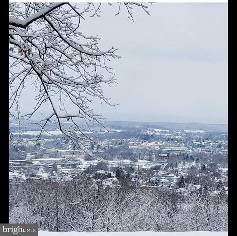 402 MOUNTAINSIDE RD, Temple, PA 19560