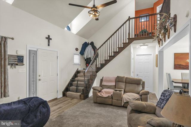 402 MOUNTAINSIDE RD, Temple, PA 19560