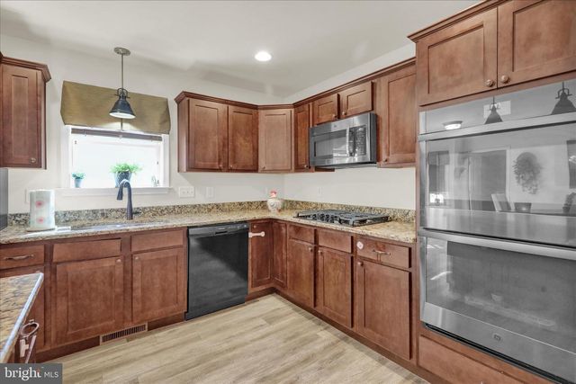 402 MOUNTAINSIDE RD, Temple, PA 19560