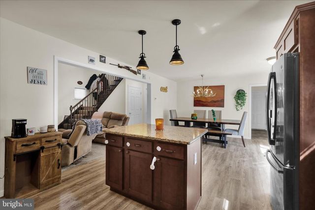 402 MOUNTAINSIDE RD, Temple, PA 19560