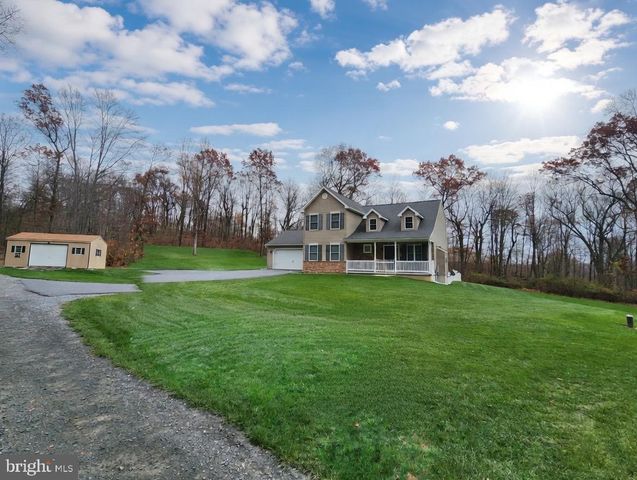 402 MOUNTAINSIDE RD, Temple, PA 19560