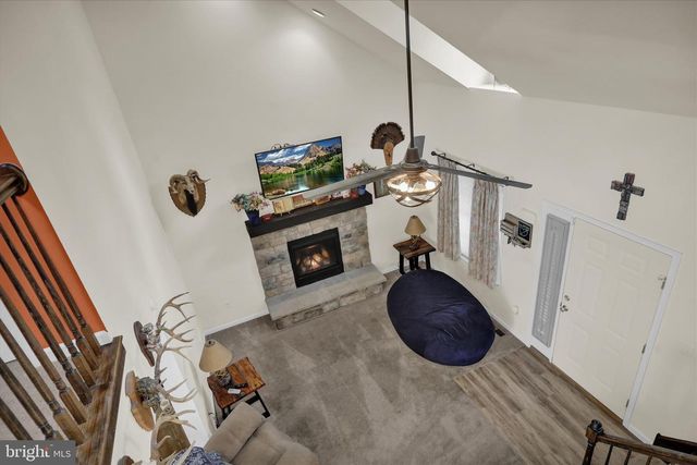 402 MOUNTAINSIDE RD, Temple, PA 19560